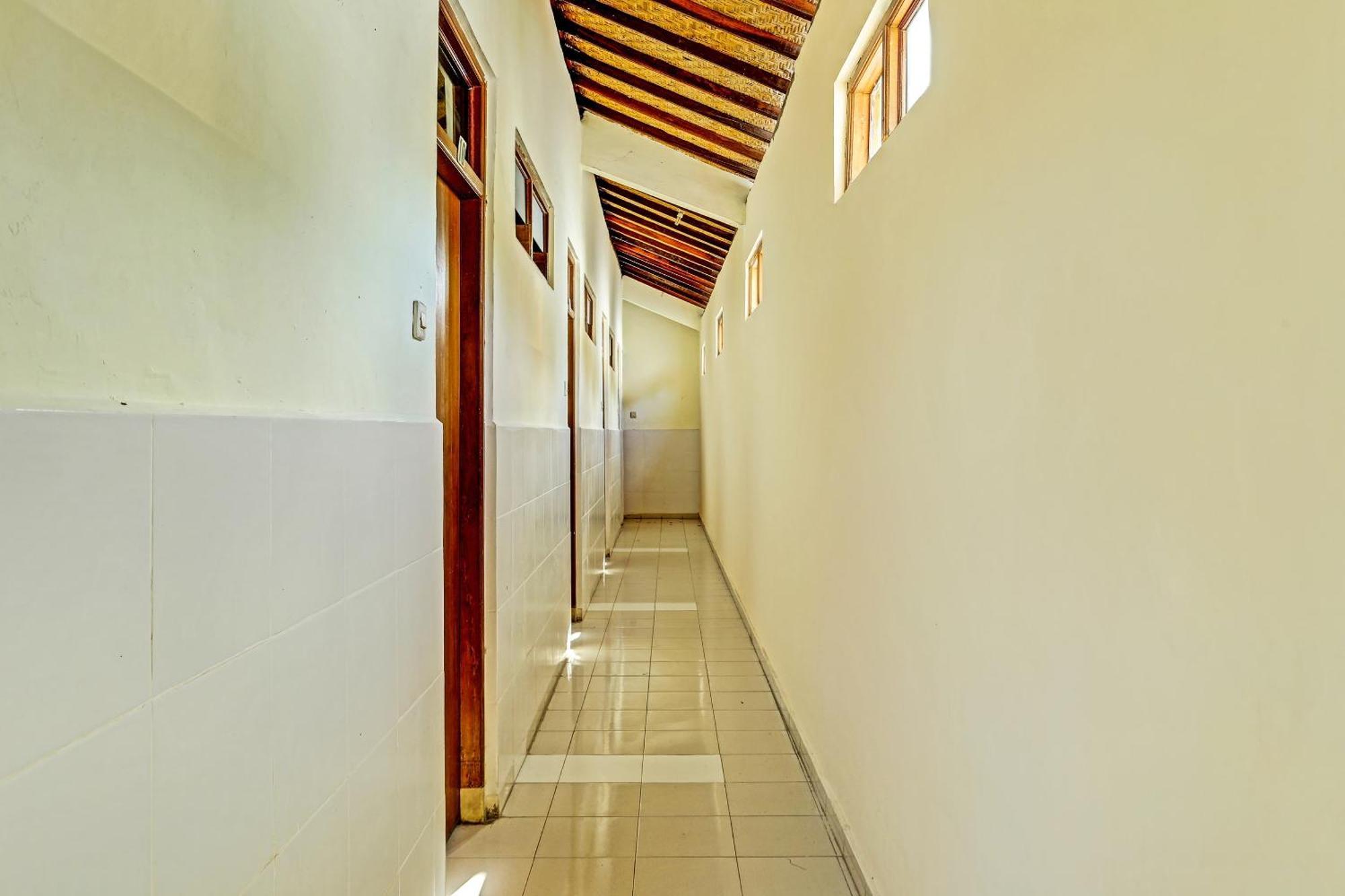 Hotel Oyo Collection O 91125 Puri Dewa Bharata Jimbaran Esterno foto