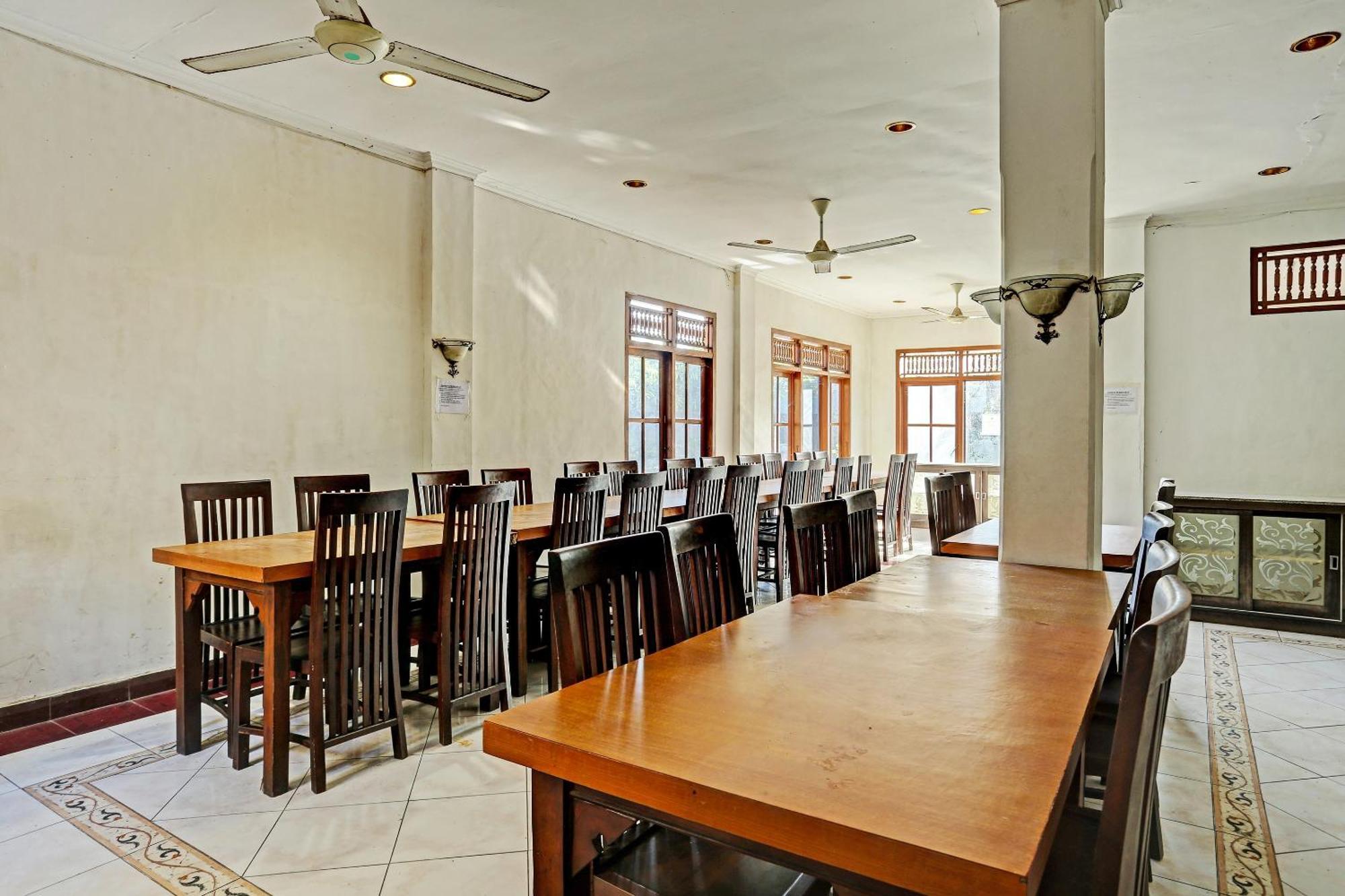 Hotel Oyo Collection O 91125 Puri Dewa Bharata Jimbaran Esterno foto